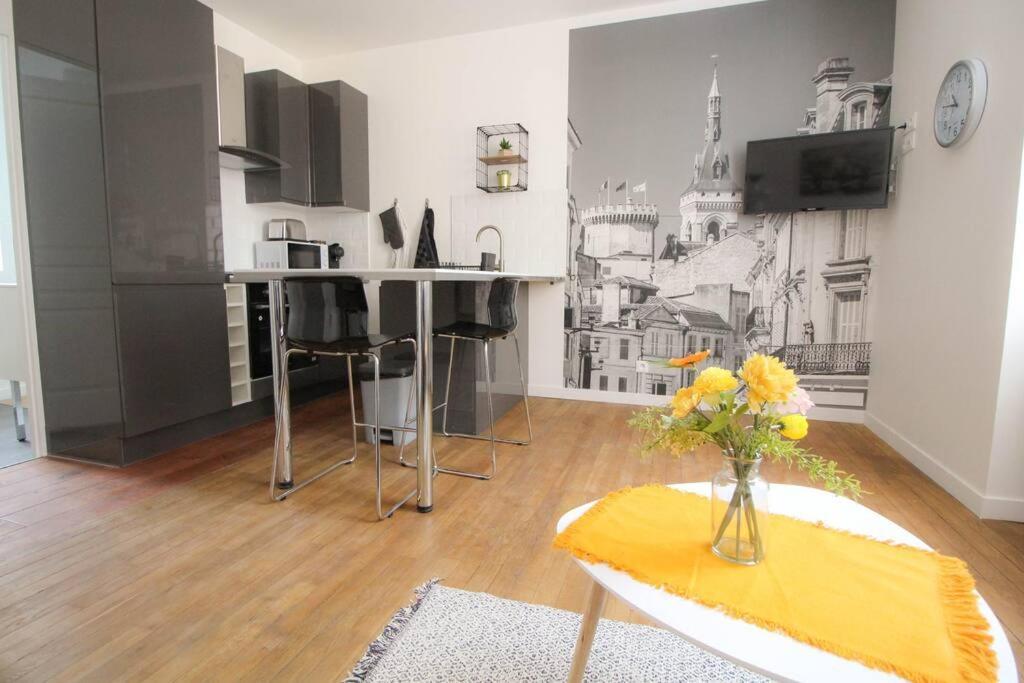 Le Pastel - Grand Studio Renove Angouleme Bagian luar foto