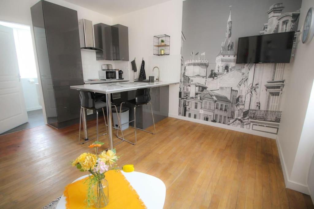Le Pastel - Grand Studio Renove Angouleme Bagian luar foto